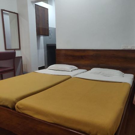 Hotel Parth Residency Kolhapur Buitenkant foto