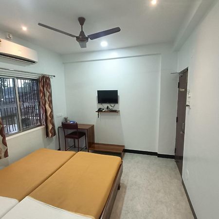 Hotel Parth Residency Kolhapur Buitenkant foto