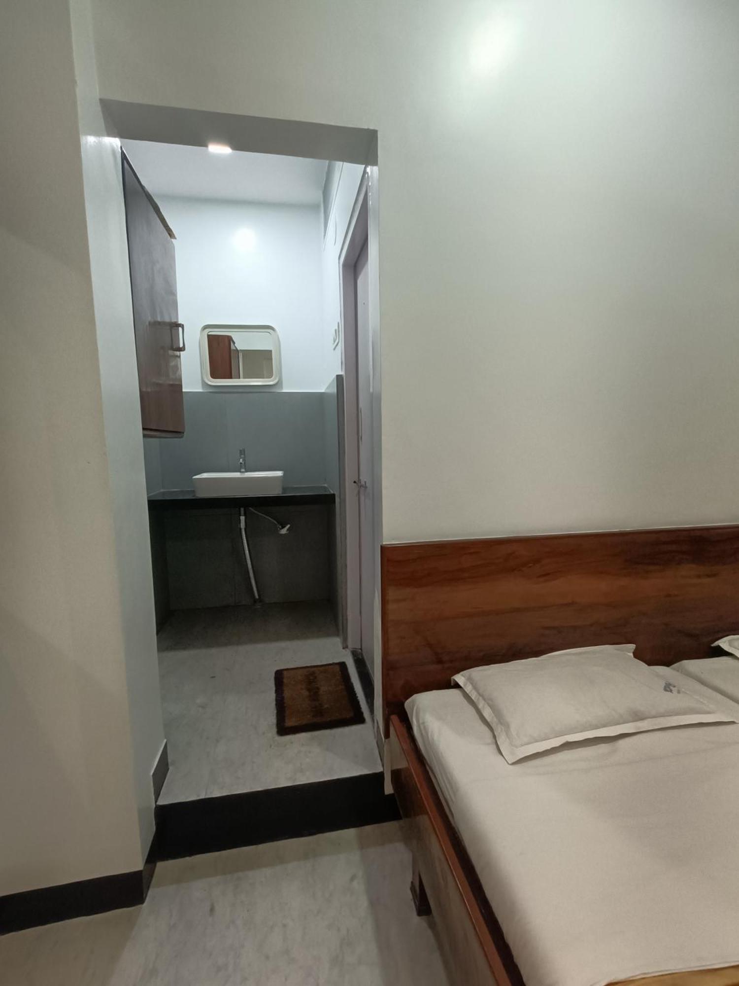 Hotel Parth Residency Kolhapur Buitenkant foto