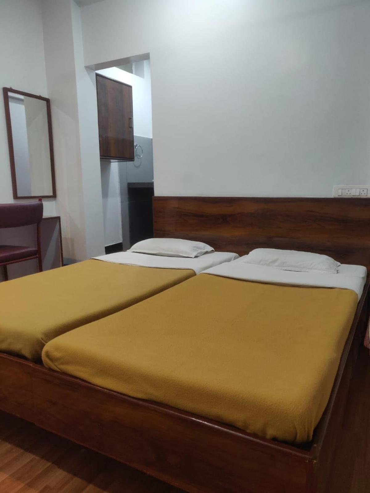 Hotel Parth Residency Kolhapur Buitenkant foto
