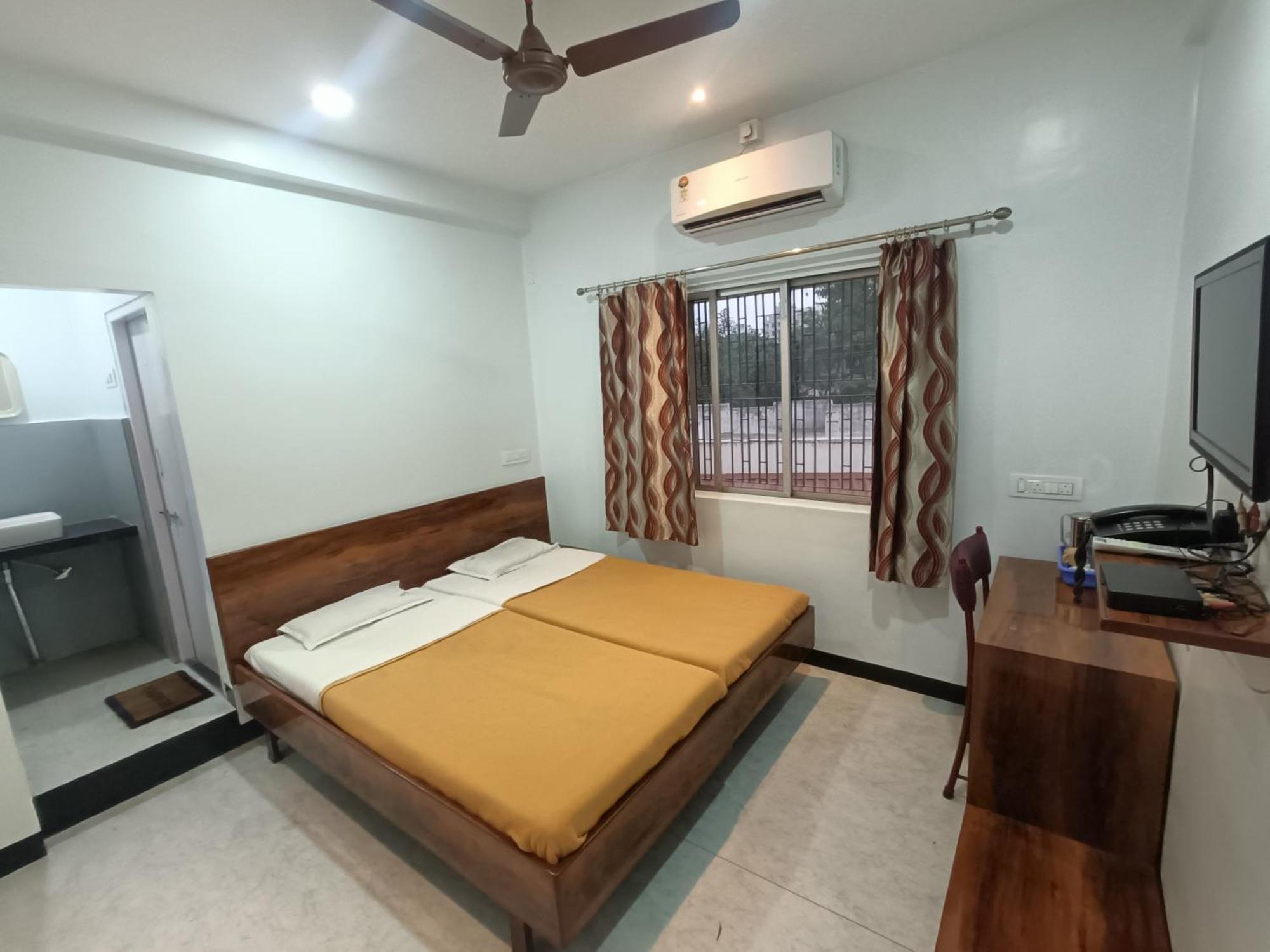 Hotel Parth Residency Kolhapur Buitenkant foto
