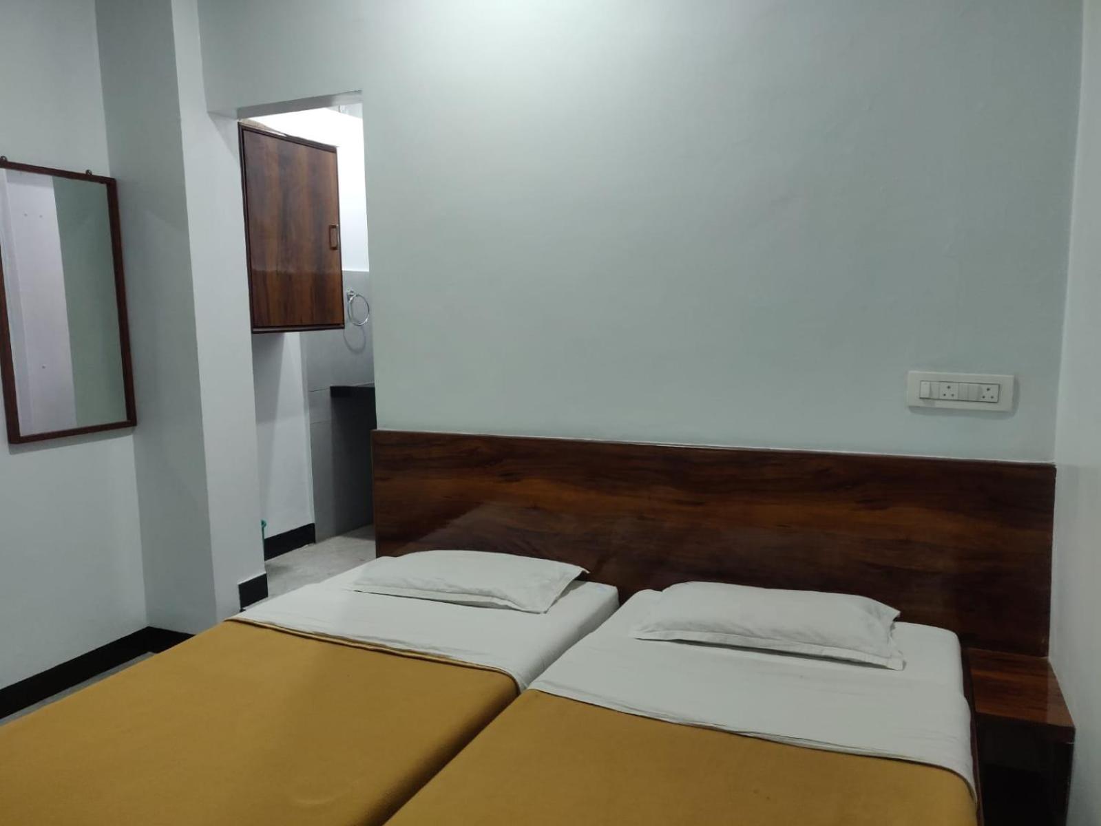Hotel Parth Residency Kolhapur Buitenkant foto